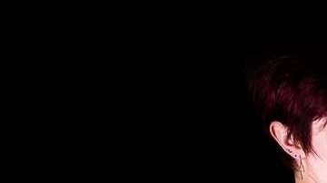 El ave fénix representa el recorrido de la mente de Clare, que logró sobreponerse después de varias crisis de depresión.