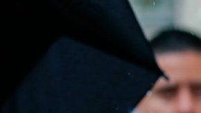 Pocas veces se sabe de su vida cotidiana. Permanecen en un misterioso y estrecho círculo que pocas veces abandonan