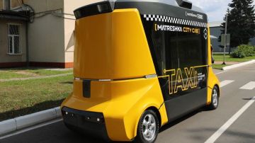 Matreshka es un taxi de conducción automática que está en pruebas de manejo en el primer campo de entrenamiento de transporte autónomo en el Tecnoparque Kalibr, en Rusia.