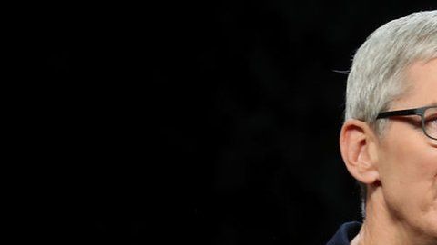 Tim Cook dijo que Bloomberg debe "hacer lo correcto" y retractarse.