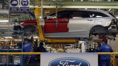 Ford culpa a Trump por su mal año