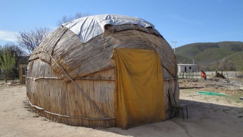 La casa tradicional de invierno de los indígenas kikapúes en Coahuila.