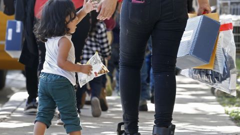 El acuerdo permitiría conceder asilo a familias separadas en la frontera.