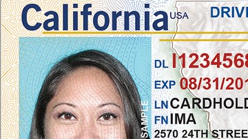 Ejemplo de licencia que es Real ID en California.