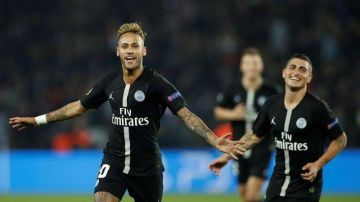 Neymar hizo tres goles en el triunfo de PSG sobre Estrella Roja