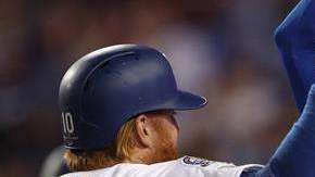 Kike Hernández  pegó de jonrón con los Dodgers de Los Ángeles frente a  Atlanta. (Foto: EFE/Mike Nelson)