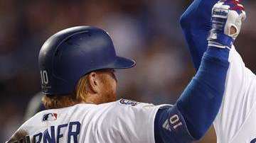 Kike Hernández  pegó de jonrón con los Dodgers de Los Ángeles frente a  Atlanta. (Foto: EFE/Mike Nelson)