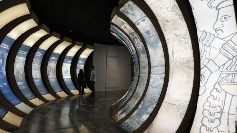 El códice maya de México se exhibe en el Museo Nacional de Antropología. EFE