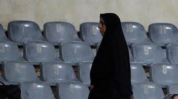 Las mujeres iraníes que ingresaron al estadio de fútbol fueron duramente criticadas