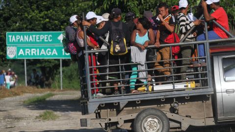 La caravana continúa su paso hacia EEUU.