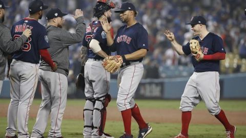 Boston derrotó 9-6 a Dodgers y está a un triunfo de conquistar la Serie Mundial