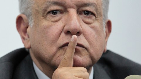 López Obrador enfrenta falta de confianza de inversores a pocas semanas de asumir la Presidencia de México.