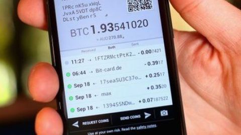 El bitcoin cumple 10 años en medio de una alta volatilidad.