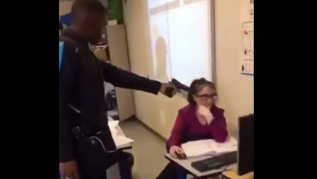 La maestra no quería denunciar a los estudiantes.