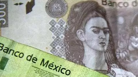 La moneda mexicana registra pérdidas.