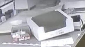 Trabajadores respondieron con palos. Captura