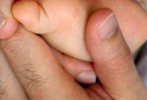 Bebé hospitalizada por consumir cocaína.