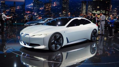 EL BMW i4 saldrá en el 2021