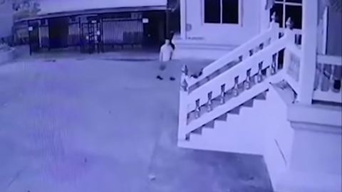 Al no encontrar su salvación en la lotería, realizó un acto desesperado.