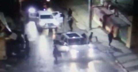 Los desconocidos estuvieron varios minutos en la zona.