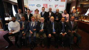 Premiados de EL Award con los directivos de El Diario NY.
El Awards se festejo en el Grand Havana Room en Manhattan. Destacando a 17 latinos de la comunidad de la ciudad.