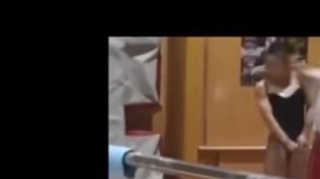 El entrenador Yuto Hayami abofetea en varias ocasiones a su alumna Sae Mikayawa