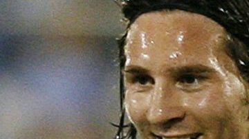 Lionel Messi y Juan Riquelme juntos vistiendo la albiceleste en 2007. (Foto: RODRIGO ARANGUA/AFP/Getty Images)