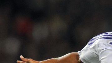 El brasileño Julio Cesar Baptista celebra un gol contra el Barcelona en 2007. (Foto: JAVIER SORIANO/AFP/Getty Images)