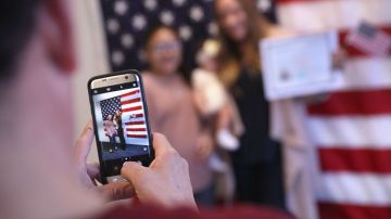 Desde la llegada de Trump a la Casa Blanca las aplicaciones de ciudadanía han aumentado 27%