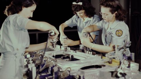 Solo ¼ de todos los empleos automotrices son ocupados por mujeres.