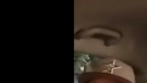 El hispano propinó insultos al conductor.