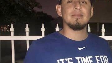 Los amigos Isidro Rodarte y Hugo Robles (d) se van a ver a Dosgers hoy. / Foto: suministrada.