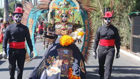Cientos acudieron a deleitarse del festival por el Día de Muertos. / fotos: Jorge Luis Macías.