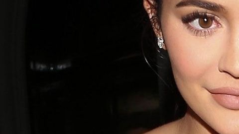 Kylie Jenner luce sus famosas curvas.