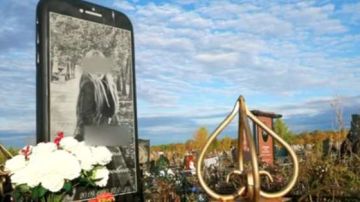 Así luce la tumba de una joven rusa.