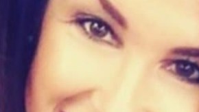 Chrystal Compton Vega está casada y tiene dos hijos.