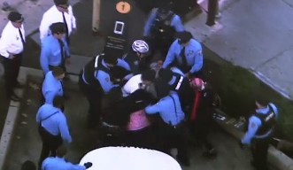 Al menos 14 jóvenes fueron detenidos.