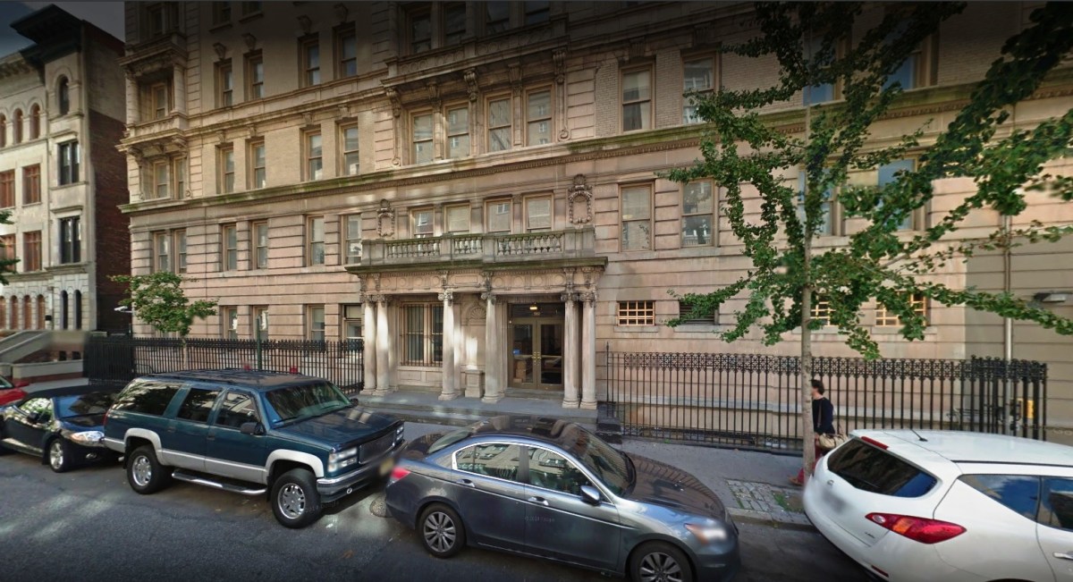 Encuentran ahorcado a un joven en dormitorio de Columbia University