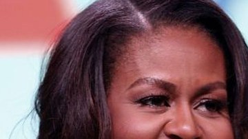 Michelle Obama (izq) y Karin Housley, candidata republicana. Getty Images