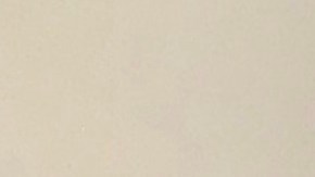 Público observa alguna de las piezas en la exhibición "MySelf" que estará abierta hasta el próximo 16 de noviembre en el ‘School of Visual Arts’ en Chelsea.