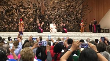 El Papa Francisco pide a los salvadoreños seguir el ejemplo de Romero frente a las adversidades. Foto: María Peña/Impremedia