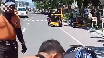 La actuación fue grabada en una calle de Cotabato, Filipinas.