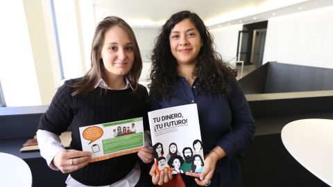L/R: Coordinadoras de Finanzas de "Qualitas" Mica Reina y Nilbia Coyote