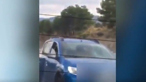 Otro conductor grabó a la pareja.