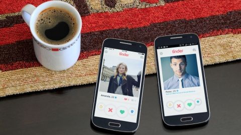 Tinder aplicará tarifas más altas para quienes rebasen esa edad.