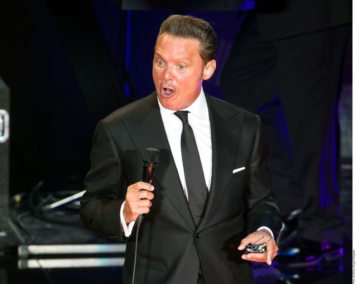 Luis Miguel is sued for owing 10 years of salary to one of his workers