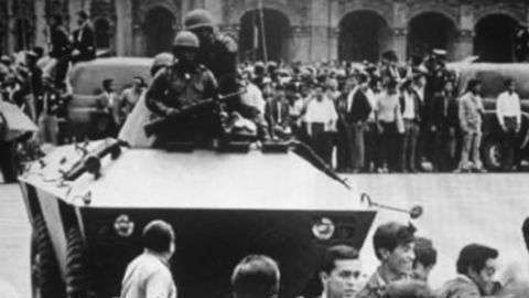 Soldados en el Zócalo de Ciudad de México, la plaza central del país.