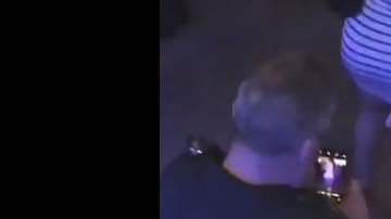 En Twitter, circulan dos clips del oficial.