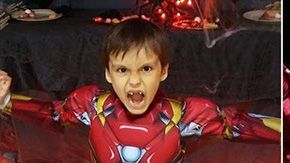 Un niño de cinco años con cáncer y su súper héroe favorito.