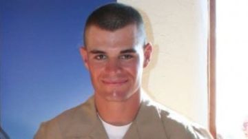 Ian David Long prestó servicio en el Cuerpo de Marines.